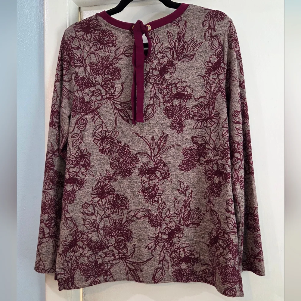 Women's St. John's Bay Pullover Sweater in Gray and Burgundy, Size M - Picture 8 of 14